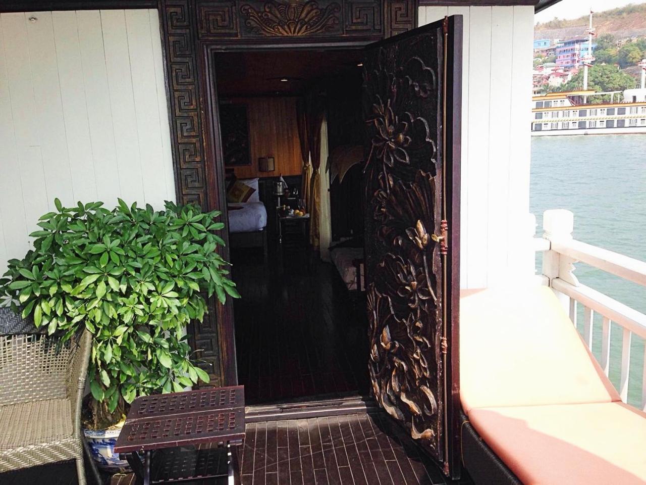 Victory Boutique Cruise Hotel ฮาลอง ภายนอก รูปภาพ